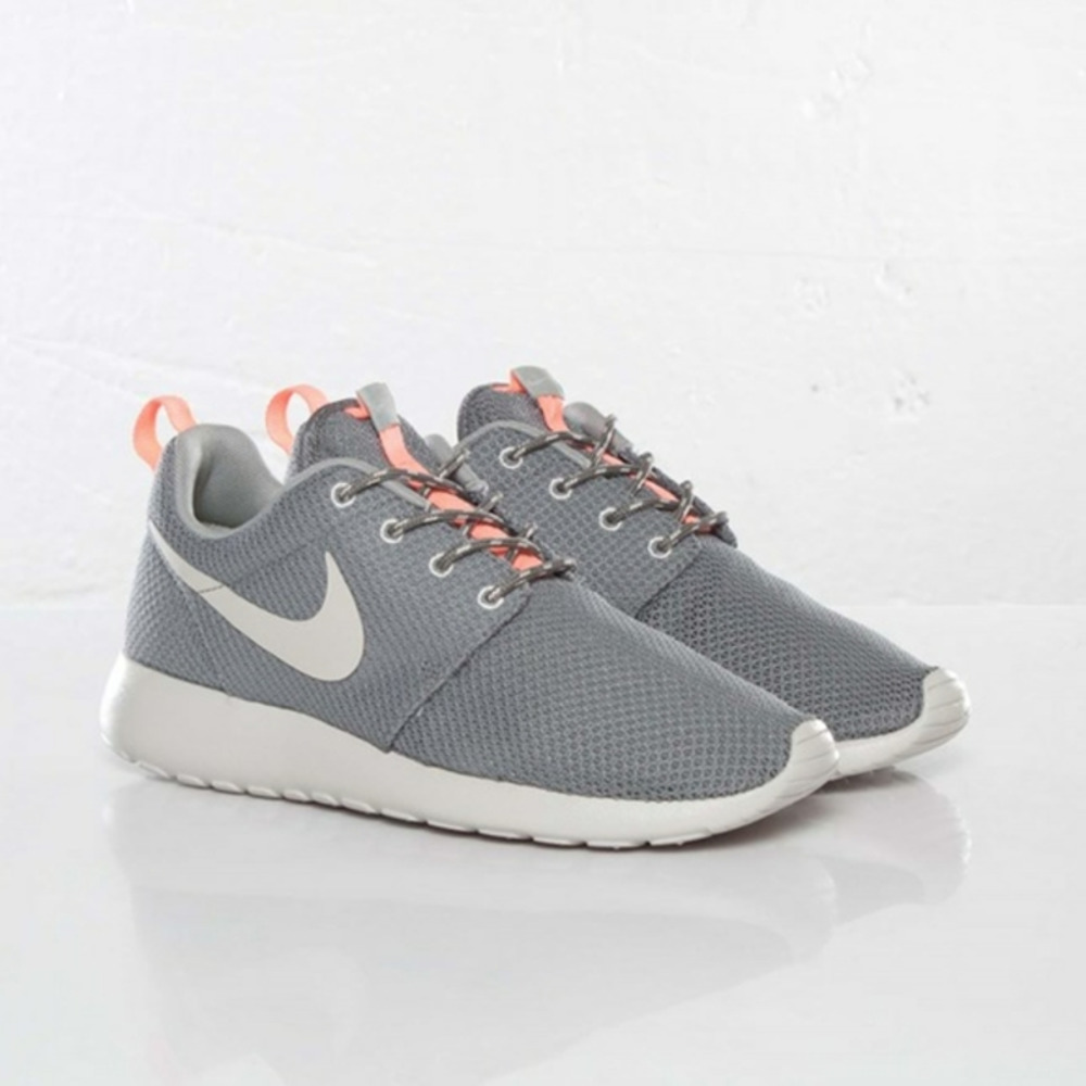 NIKE Roshe Run 511882-005 gray running shoes 9.5